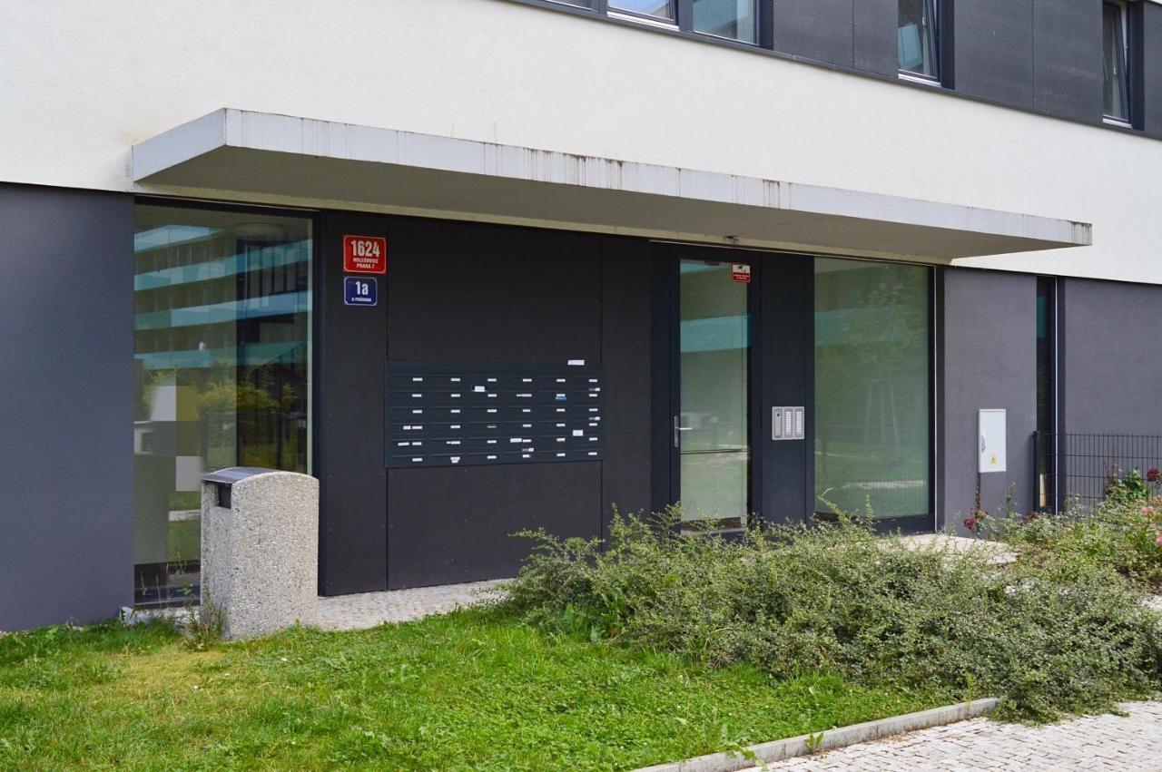 Apartment With Free Parking In Prague Exterior photo